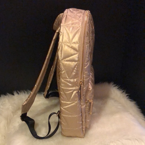 MK “Winnie” LG Backpack/Pale Gold - Picture 2 of 7